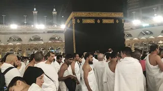 khana kaba ka tawaf karte hue خانہ کعبہ کا طواف کرتے ہوئے