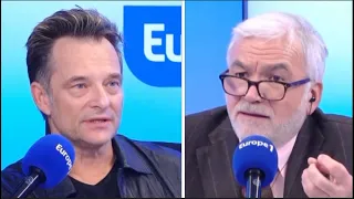 David Hallyday revient sur la mort de son père : "On ne pouvait pas se recueillir tranquillement"