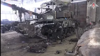 Repairing a damaged Russian tank from the battlefield. #russia #ukraine #warzone #tank #repair #usa
