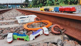 Drama Kereta Api Tabrak dan Anjlok!! Menemukan 2 Kereta LRT,Multi Expres, Kereta Thomas & Konstruksi