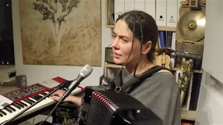 Karolina Cicha a multiinstrumental solo live