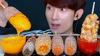 (SUB) ASMR CHEESY CORN DOG WITH CHEESE AND SPICY SAUCE Mukbang EATING SOUNDS