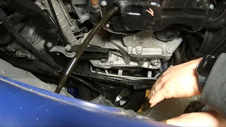 Dacia Sandero Stepway - Engine oil and filter change DIY