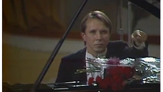 Mikhail Pletnev plays Beethoven Piano Concerto no. 2, op. 19 - video 1990