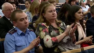 Якутские женщины-полицейские показали в танце - как правильно надо ждать мужа с охоты