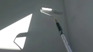 Как покрасить высокую сложную стену самостоятельно