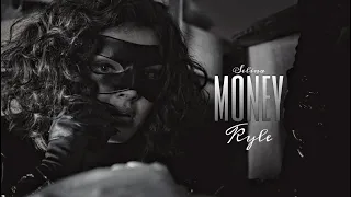 selina kyle // money