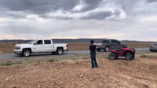 Truck pull Chevrolet 5.3L vs Ford F-150 2012 Ecoboost (Tuned)