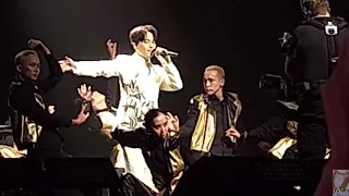 Dimash Qudaibergen - Fly Away - Dubai Solo Concert 03/25/2022 [Fancam]