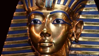 Masca de aur a lui Tutankhamon  veche de 3000 de ani