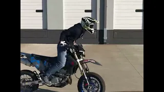 !!DRZ400 STUNT RIDING!!