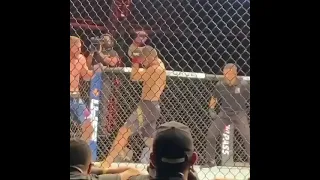 Khabib eats huge shots from Justin 🔥