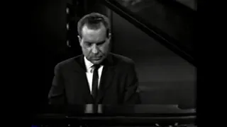 President Richard M. Nixon plays piano on The Jack Paar Program - (1962 - NBC)