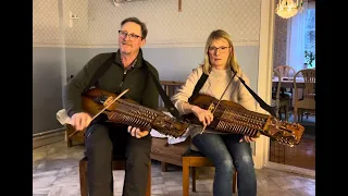 Polska från Frebro, Tierp efter Sture Sahlström. Anders Mattsson och Annika Ekstav på nyckelharpa