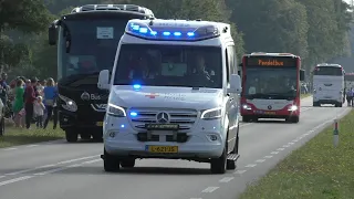 [Primeur!] Medische Dienst Rode Kruis ambulance 30-132 met spoed tijdens herdenking Market Garden!