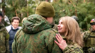 В Пыть-Ях на побывку вернулся военнослужащий, который женился в зоне СВО