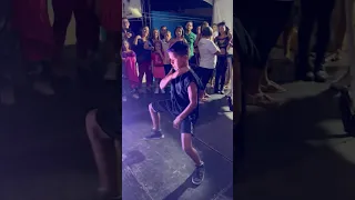 Arthur dança de mais