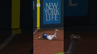 MLB Randy Arozarena's diving catch!!