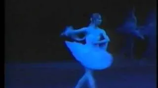 1992 Bolshoi Ballet in Kingdom of Shades from the ballet La Bayadère (3/4)