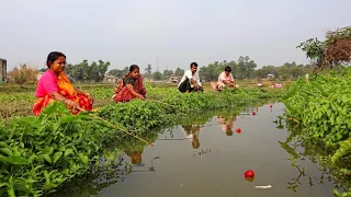 Fishing Video || Wonderful scene of beautiful lady & man fishing in village canal || hook fishing