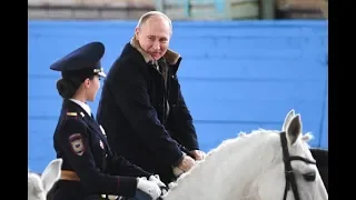 Едет Путин на коне, а Россия вся в г...вне!