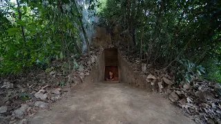 Girl Built Bushcrafts Secret Underground Earth Home - What Happened To Her?