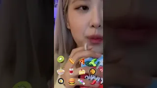 Mukbang cùng rosé