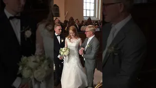 Stephanie og Anders bryllup - Bruden kommer ind i kirken
