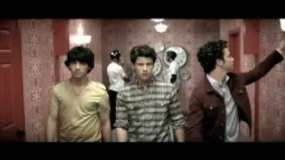 Jonas Brothers - Paranoid - Official Music Video (HQ)