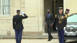 President Emmanuel Macron welcomes President Kagame to Palais de l’Élysée.