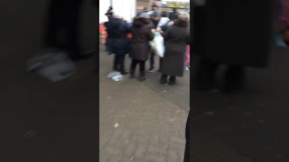 Очереди за цветами в Москве 08.03.17