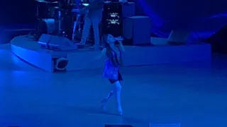 Ariana Grande - breathin ( Sweetener World Tour Antwerp, Belgium )