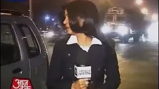 Aaj Tak reporter faces eve-teasing while reporting on Delhi gangrape case