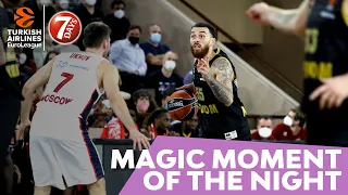 7DAYS Magic Moment of the Night: What a pass by Mike James!
