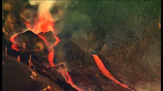 Una brutal explosión en el volcán esta tarde ha provocado una enorme onda expansiva