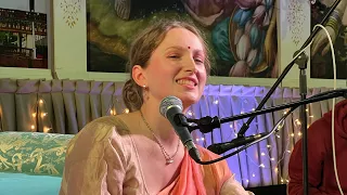 Kirtan mataji Olga