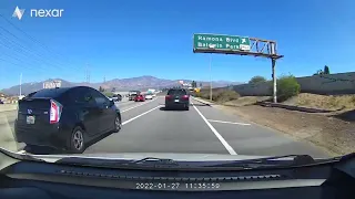 605 North Prius trying to cut over