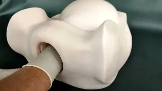 Medical training manikin: Manual removal of retained placenta