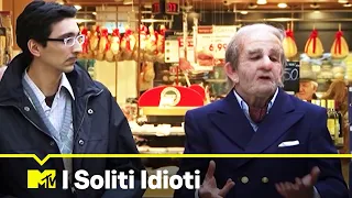 I Soliti Idioti: Ruggero De Ceglie e Gianluca al supermercato | Father & Son