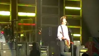 "Day tripper"  Paul McCartney Cardiff 2010