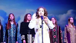 6yo Bella performs at the Day of Arabic Culture