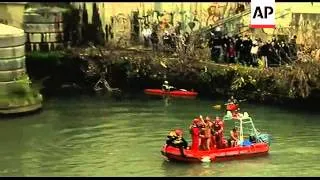 WRAP New Year's day plunge into the River Tiber