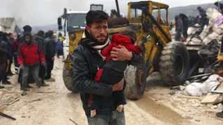 Séismes en Turquie et en Syrie : plus de 3 600 morts, l'aide internationale en route