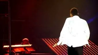 Usher -  Burn Part 1 (Live at the 02 Arena 3/2/11)