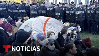 Enfrentamientos entre policías y manifestantes propalestinos la Universidad de Wisconsin-Madison