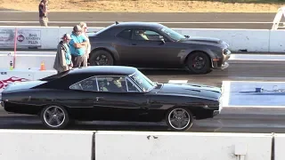 Legendary Charger R/T vs Dodge Demon - 1/4 mile drag race