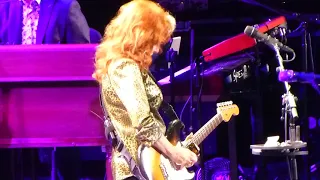 Bonnie Raitt - Madison Square Garden - 9-25-19 - "Something toi Talk About"