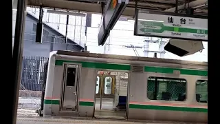 [Japan Train] Sendai Station Senzan Line E721 series rapid train E721 series door closed