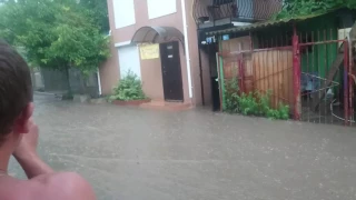 Потоп в Новой Дофиновке. Кум жжёт.
