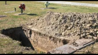 Почему могила должна быть глубиной  два метра?